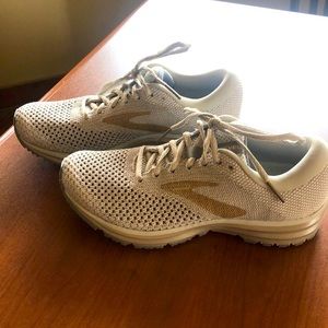 Brooks Revel running shoes